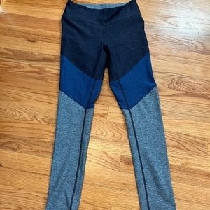 Like New Outdoor Voices 7/8 Warmup Legs in Tri-Color Blue, size small